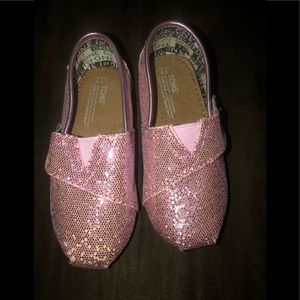 Toms size 7c